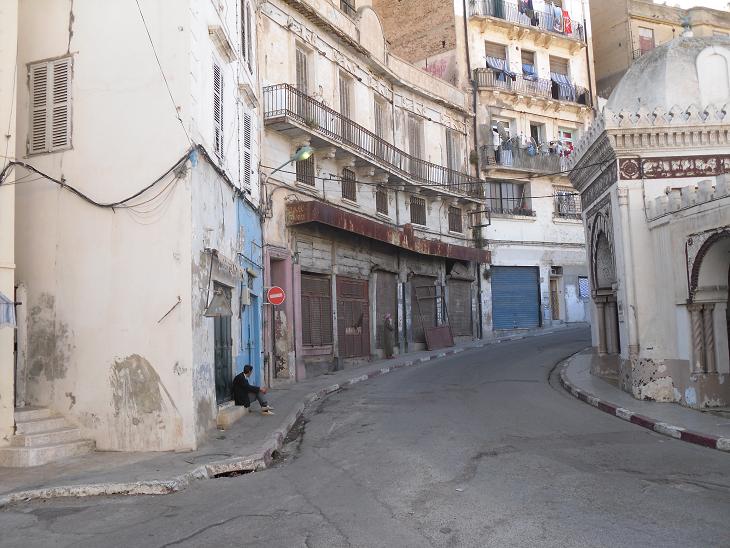 effondrement d’une vieille bâtisse à Sidi El Houari