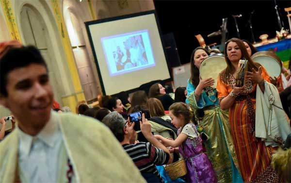 Algériens de la diaspora célèbre Yennayer
