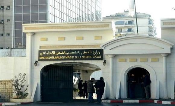 Confinement: les horaires de travail dans les administrations publiques fixés