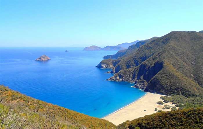 Littoral-algerien Une nouvelle étude porte la longueur du littoral algérien à 2.148 km