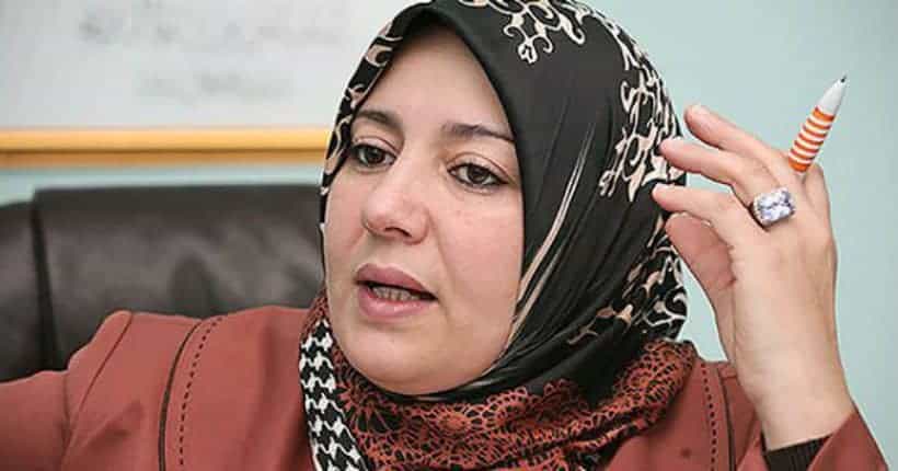 Naima Salhi en quête d’une « guérison » à Tizi-Ouzou
