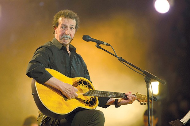 Ait Menguellet célèbre la Journée de l'Afrique avec des artistes du monde entier