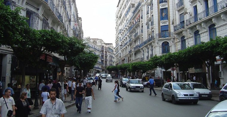 Algérie: 500.000 emplois perdus depuis le début de la pandémie