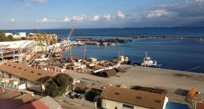 Le port de Béjaia paralysé par une grève