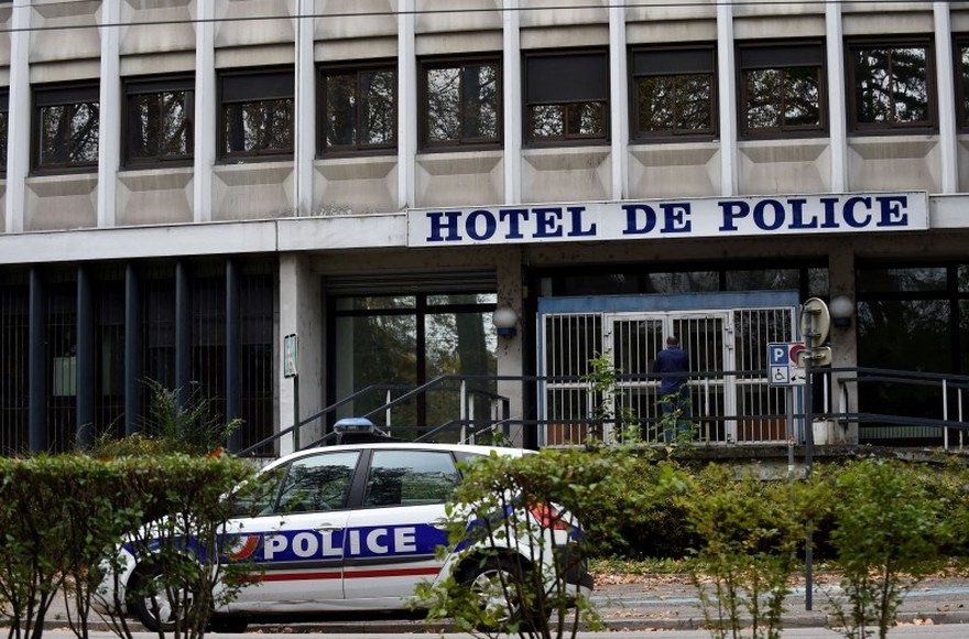 Quatre hommes ont été blessés ce samedi, en France à coups de barre de fer dans un local associatif kurde à Lyon