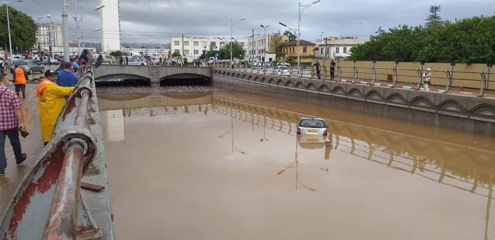alger (Vidéo) Alger sous les eaux