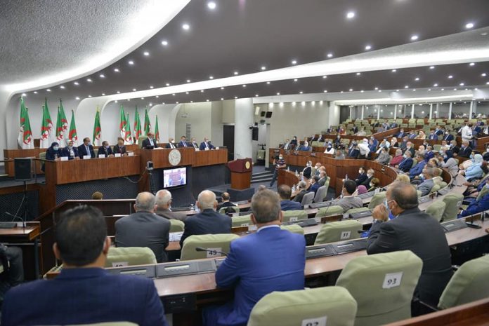 Sans débats contradictoires à l'assemblée nationale: Le projet de la Constitution voté ce jeudi