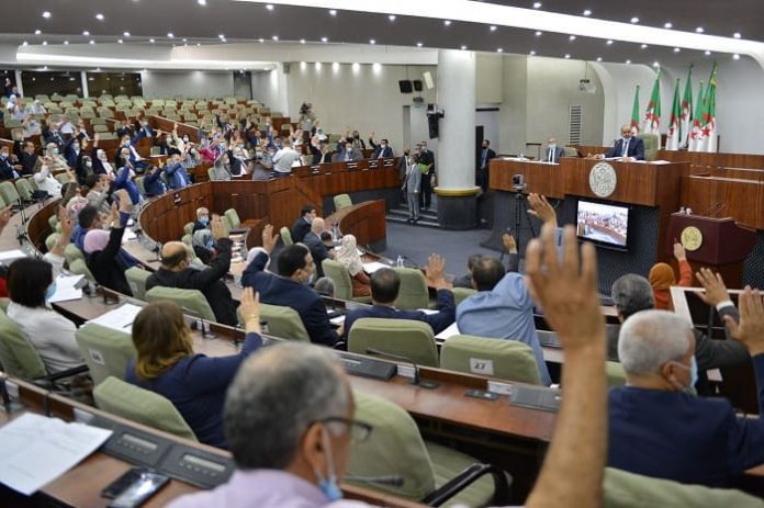 L'APN adopte le projet de révision de la Constitution