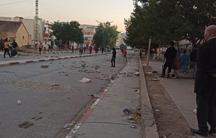 M’chedallah: Heurts entre manifestants et police anti-émeute