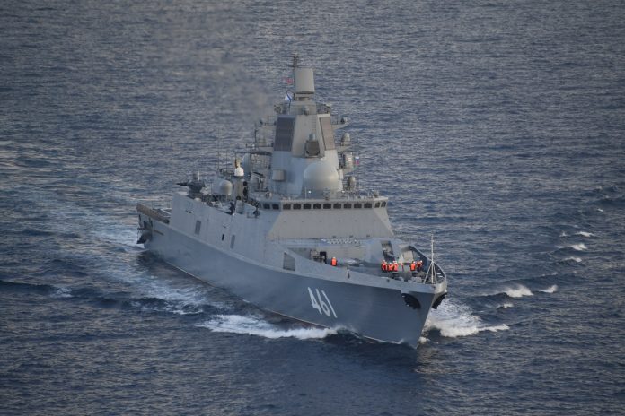 Des navires de guerre russes accostent au port d'Alger