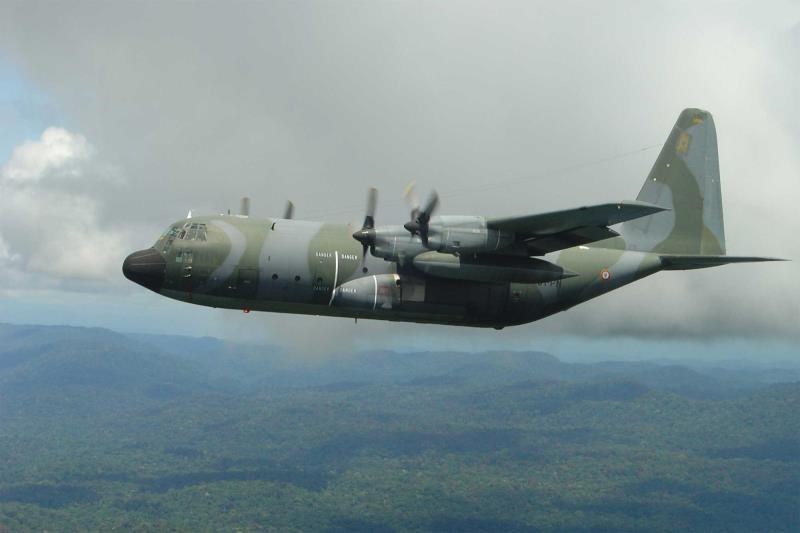 L'Algérie ferme son espace aérien à l'aviation militaire française