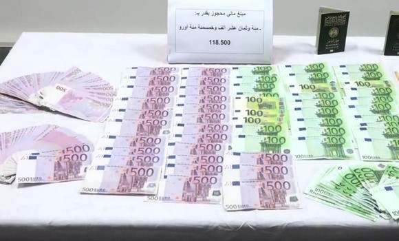 Aéroport international d'Alger: mise en échec d'une tentative de transfert illicite de 118.500 euros