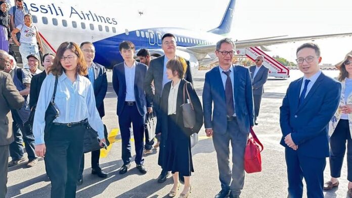 Visite de travail des responsables du groupe Manadjim El Djazair et ses partenaires chinois à Tindouf et Béchar