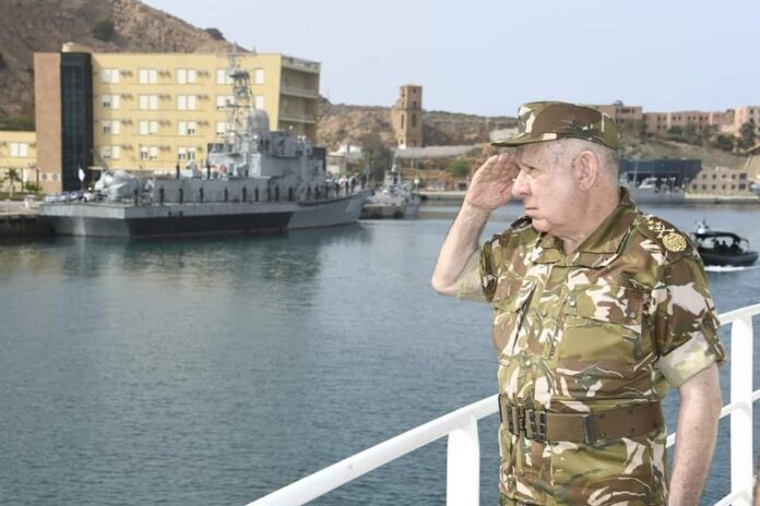 Le Général d'Armée Saïd Chanegriha supervise un exercice tactico-naval au niveau de la Façade maritime Ouest