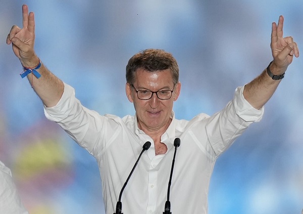 Elections en Espagne : la droite finit première, mais sans majorité
