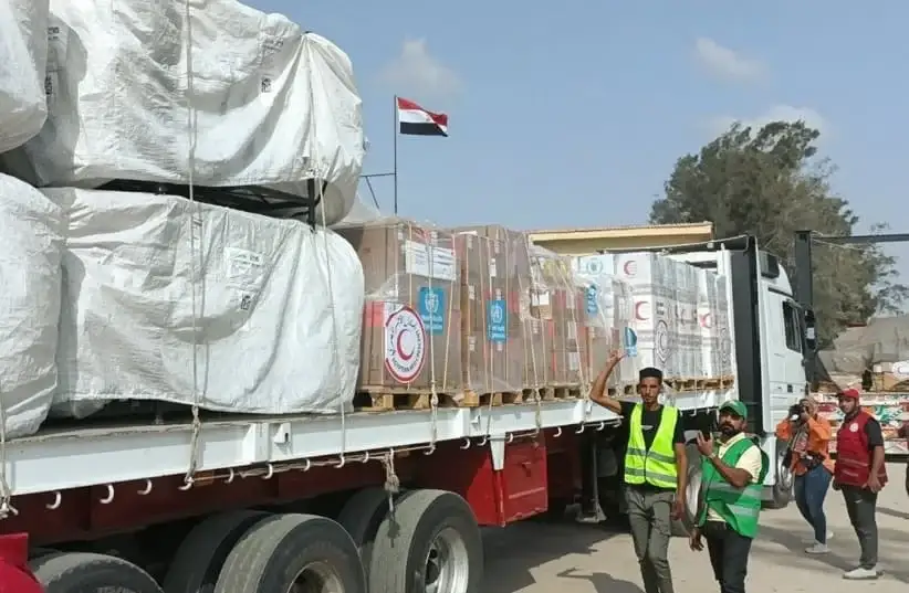 L'aide arrive au compte-gouttes à Ghaza : Seuls 62 camions autorisés à entrer en quatre jours, selon l'OCHA