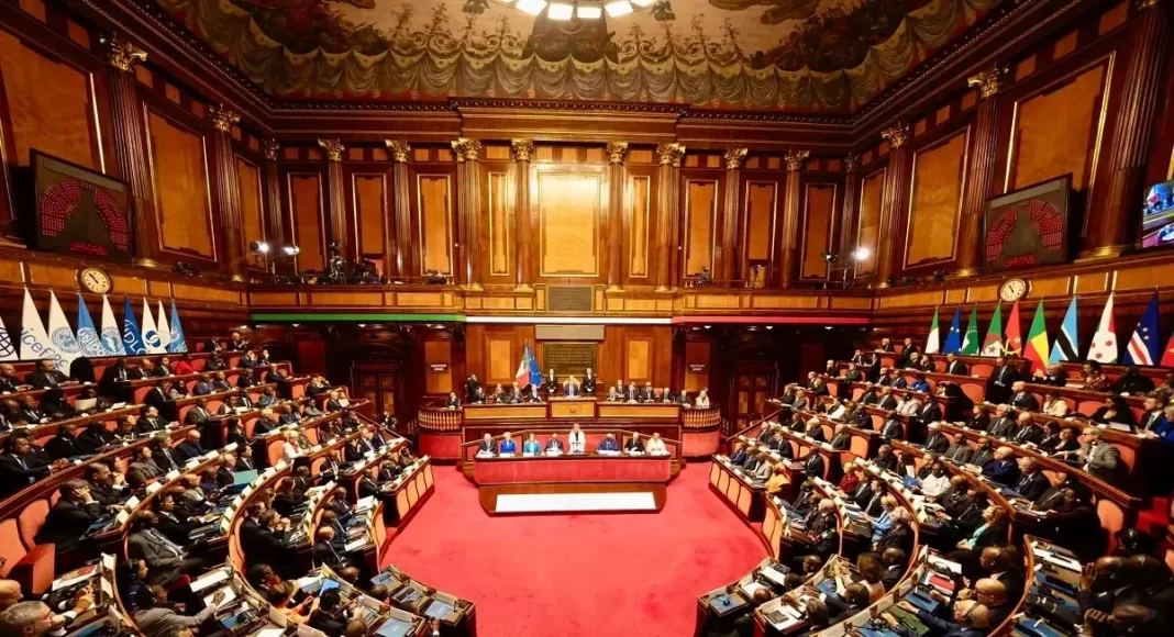 Sommet Italie-Afrique : Attaf plaide pour l'investissement dans le secteur des infrastructures