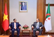 Le Premier ministre s’entretient avec son homologue vietnamien